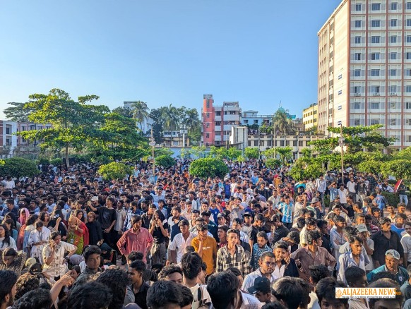 ব্রাহ্মণবাড়িয়া সরকারি কলেজে কওমি ঐক্যের আপত্তির মুখে স্থান বদলে নবীনবরণ ও কনসার্ট অনুষ্ঠিত